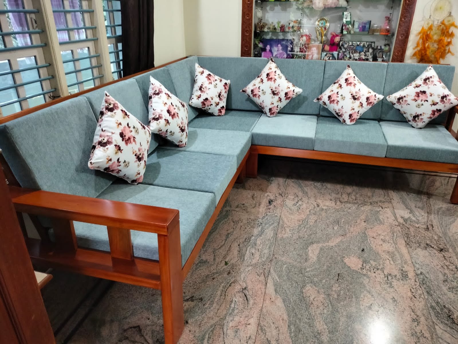 Magadi Corner Sofa 8’x7′